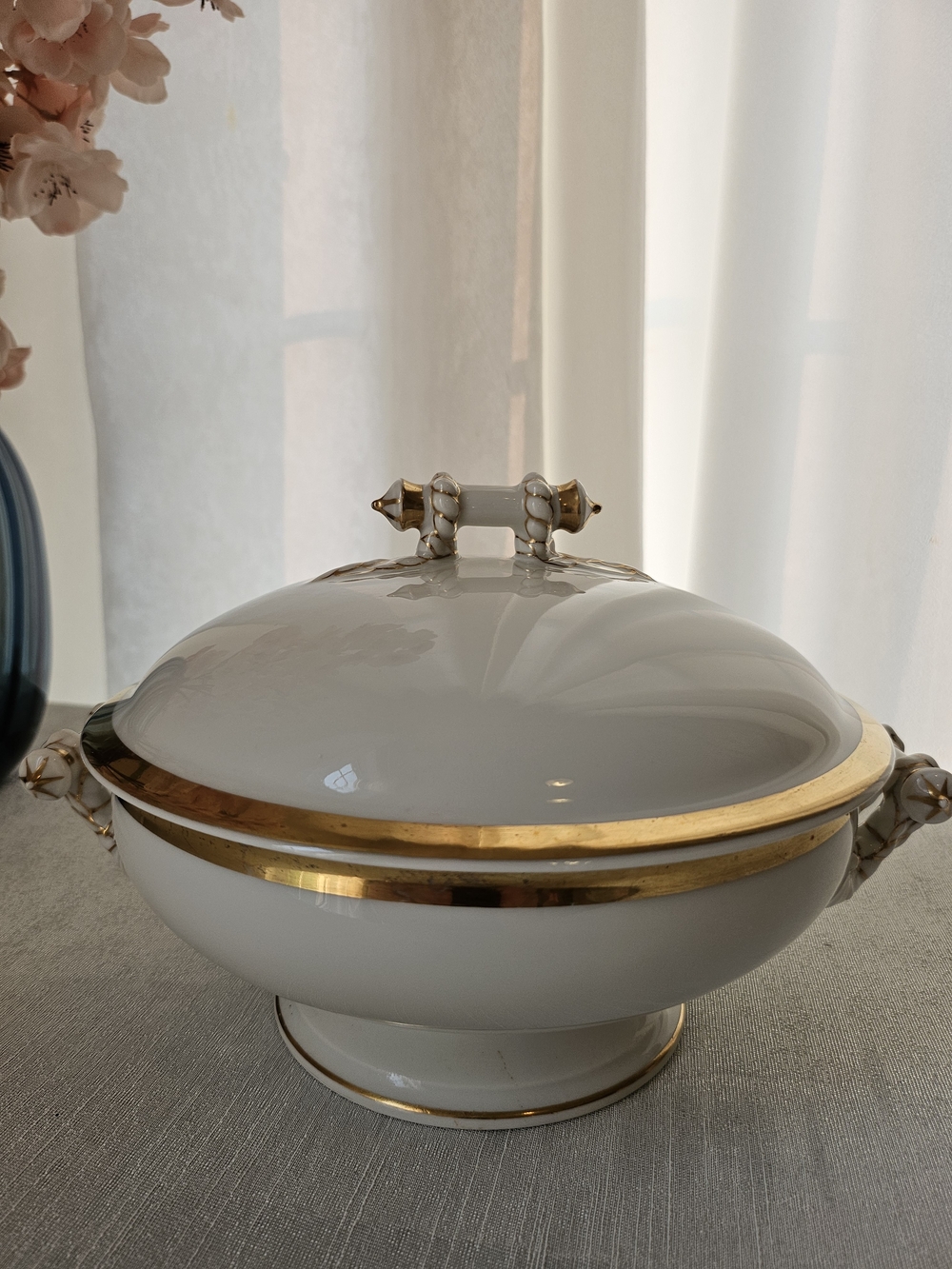 Haviland & Limoges & Co Covered Serving Bowl Ceramic Tureenn Etched Gold Handles